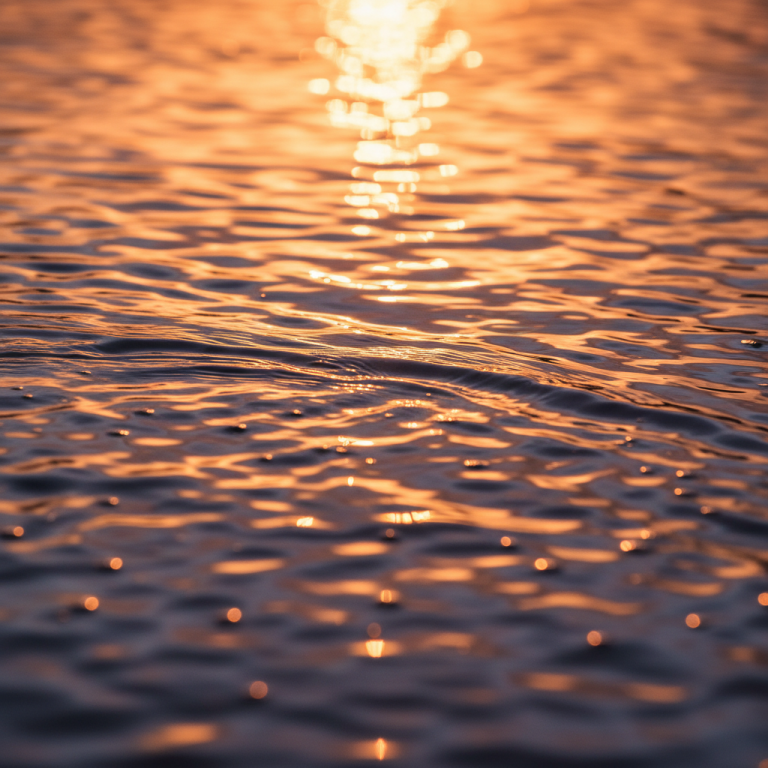 물결 위의 빛의 춤 (Dance of Light on Waves)