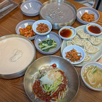 평양그륵손만두콩국수